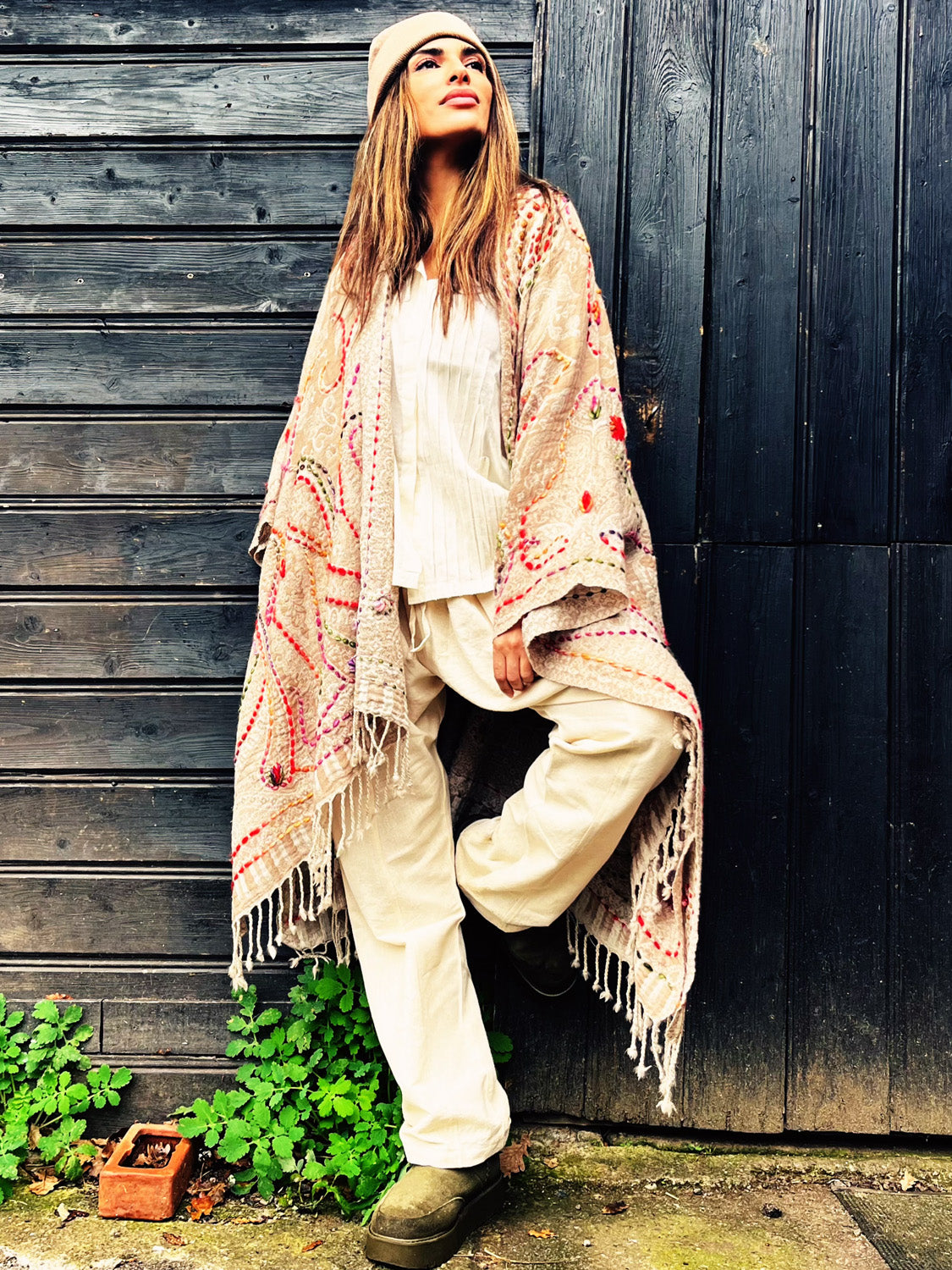 Amoha  Poncho Beige & Colors